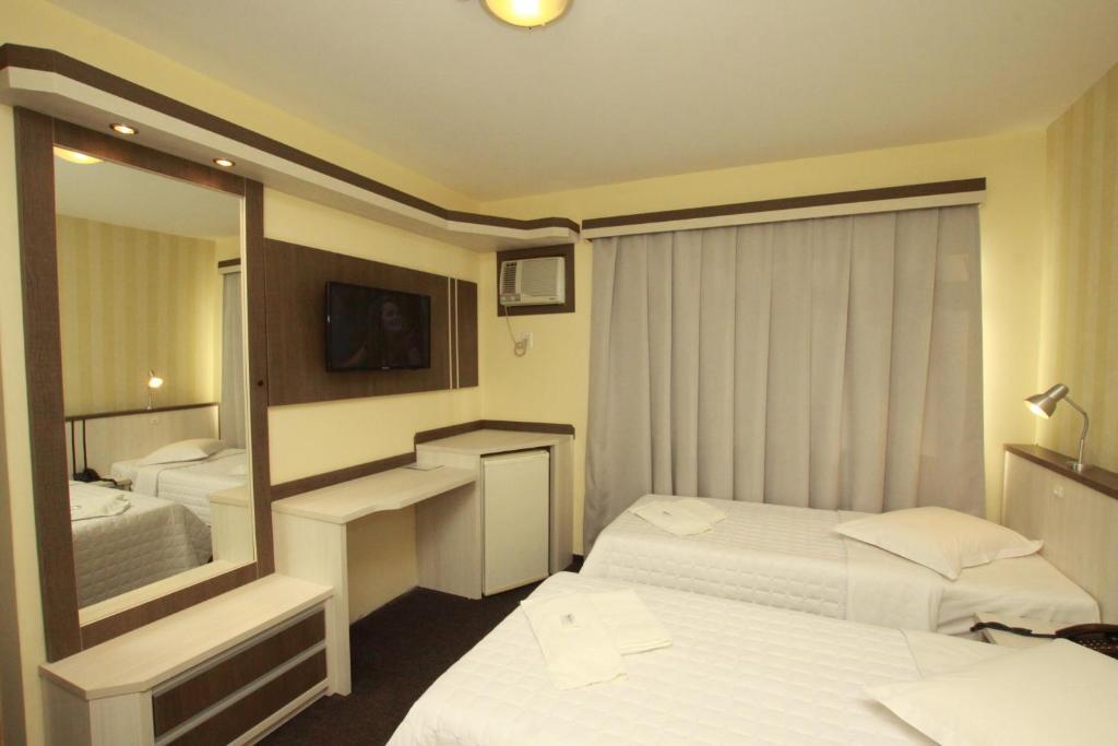 Hotel Blumenau - Balneário Camboriú Rum bild